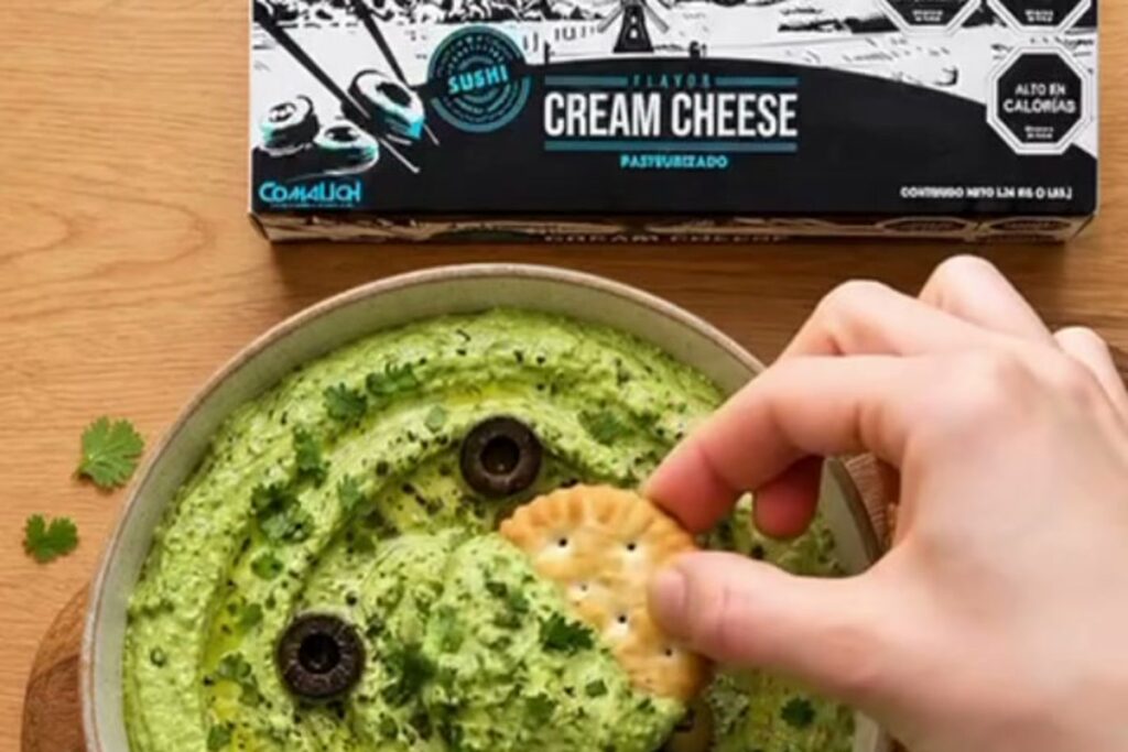Dip de aceitunas con queso crema Comalich y palta, formato horizontal